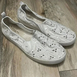 Koolaburra by Ugg Ortholite Slip On White Embroidered Floral Women’s Size 9